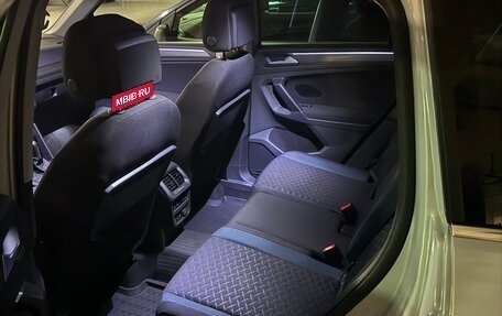 Volkswagen Tiguan II, 2019 год, 2 600 000 рублей, 12 фотография