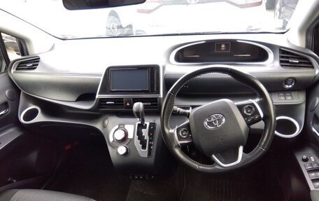 Toyota Sienta II, 2020 год, 1 700 000 рублей, 15 фотография