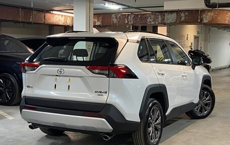 Toyota RAV4, 2024 год, 3 950 000 рублей, 4 фотография
