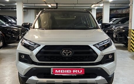 Toyota RAV4, 2024 год, 3 950 000 рублей, 2 фотография