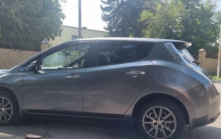 Nissan Leaf I, 2015 год, 815 000 рублей, 10 фотография