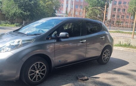 Nissan Leaf I, 2015 год, 815 000 рублей, 8 фотография