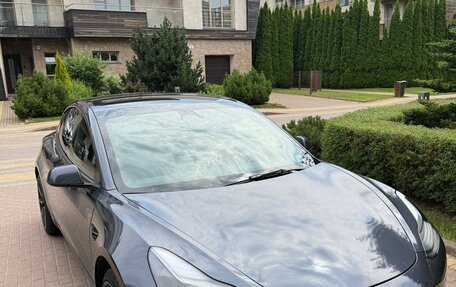 Tesla Model 3 I, 2023 год, 3 990 000 рублей, 2 фотография