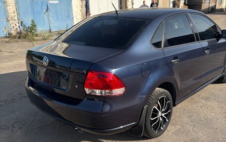 Volkswagen Polo VI (EU Market), 2011 год, 630 000 рублей, 2 фотография