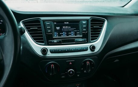 Hyundai Solaris II рестайлинг, 2018 год, 624 000 рублей, 12 фотография