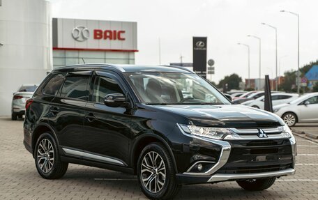 Mitsubishi Outlander III рестайлинг 3, 2015 год, 1 595 000 рублей, 3 фотография
