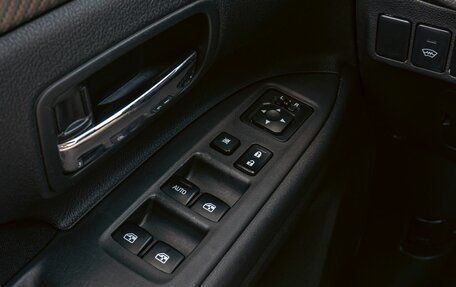 Mitsubishi Outlander III рестайлинг 3, 2015 год, 1 595 000 рублей, 8 фотография