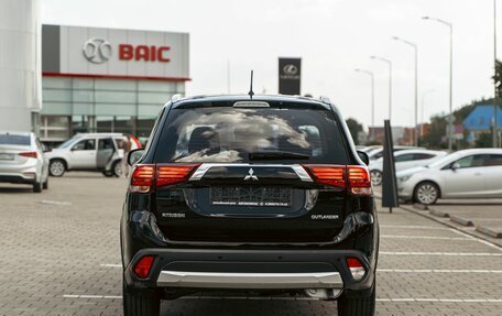 Mitsubishi Outlander III рестайлинг 3, 2015 год, 1 595 000 рублей, 5 фотография
