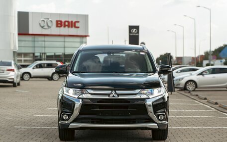 Mitsubishi Outlander III рестайлинг 3, 2015 год, 1 595 000 рублей, 2 фотография