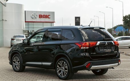 Mitsubishi Outlander III рестайлинг 3, 2015 год, 1 595 000 рублей, 4 фотография