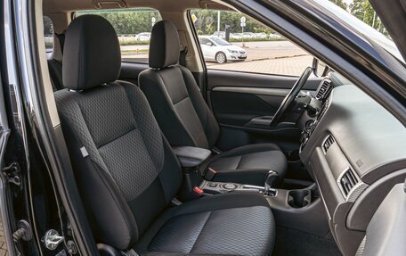 Mitsubishi Outlander III рестайлинг 3, 2015 год, 1 595 000 рублей, 18 фотография