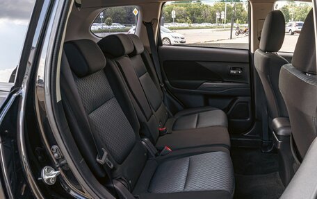 Mitsubishi Outlander III рестайлинг 3, 2015 год, 1 595 000 рублей, 20 фотография