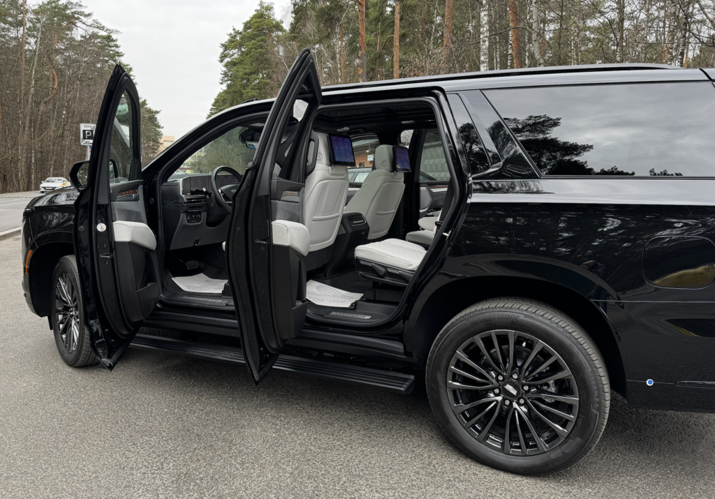 Cadillac Escalade V, 2025 год, 21 500 000 рублей, 7 фотография