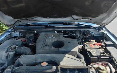 Mitsubishi Pajero IV, 2011 год, 1 300 000 рублей, 4 фотография