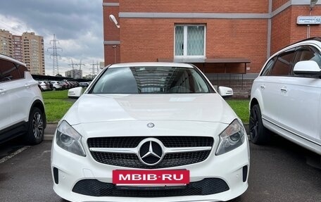 Mercedes-Benz A-Класс, 2017 год, 1 850 000 рублей, 2 фотография