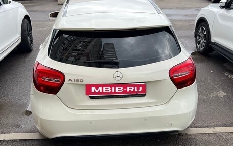 Mercedes-Benz A-Класс, 2017 год, 1 850 000 рублей, 3 фотография