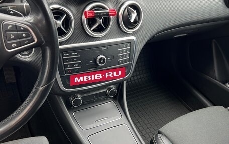 Mercedes-Benz A-Класс, 2017 год, 1 850 000 рублей, 15 фотография