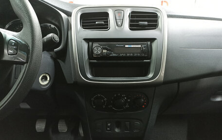 Renault Sandero II рестайлинг, 2016 год, 829 000 рублей, 15 фотография