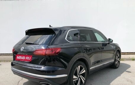 Volkswagen Touareg III, 2020 год, 6 000 000 рублей, 2 фотография