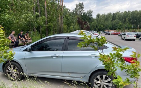 Hyundai Solaris II рестайлинг, 2011 год, 850 000 рублей, 4 фотография