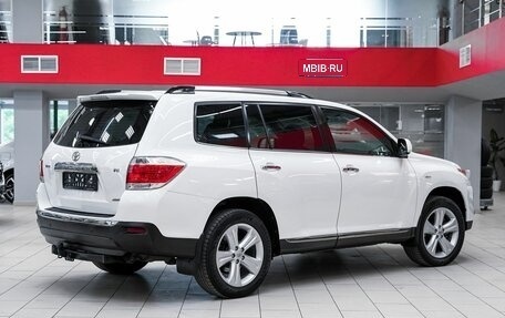 Toyota Highlander III, 2011 год, 1 549 000 рублей, 2 фотография