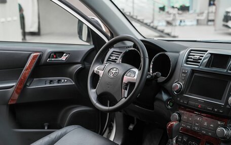 Toyota Highlander III, 2011 год, 1 549 000 рублей, 6 фотография
