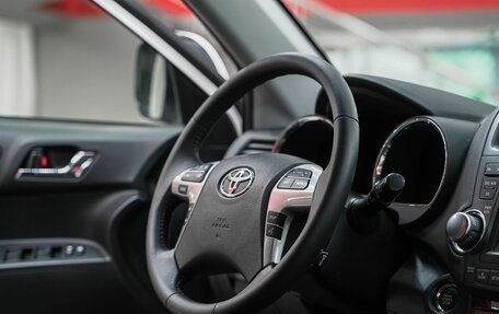 Toyota Highlander III, 2011 год, 1 549 000 рублей, 12 фотография