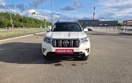Toyota Land Cruiser Prado 150 рестайлинг 2, 2017 год, 4 370 000 рублей, 2 фотография