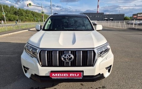 Toyota Land Cruiser Prado 150 рестайлинг 2, 2017 год, 4 370 000 рублей, 3 фотография