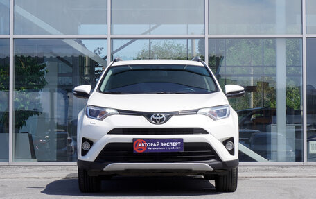 Toyota RAV4, 2017 год, 1 835 000 рублей, 2 фотография