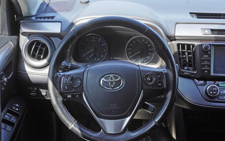 Toyota RAV4, 2017 год, 1 835 000 рублей, 12 фотография