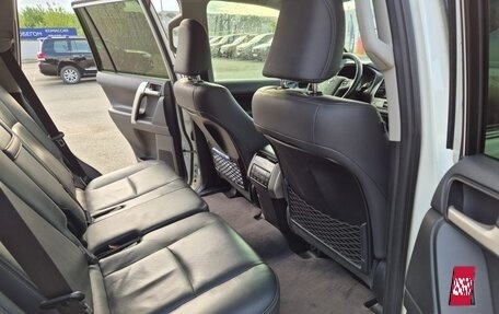 Toyota Land Cruiser Prado 150 рестайлинг 2, 2017 год, 4 370 000 рублей, 12 фотография