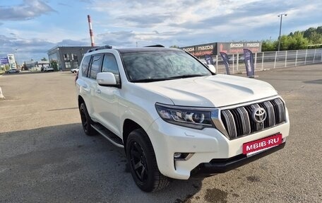 Toyota Land Cruiser Prado 150 рестайлинг 2, 2017 год, 4 370 000 рублей, 7 фотография