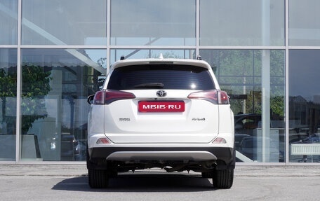 Toyota RAV4, 2017 год, 1 835 000 рублей, 6 фотография