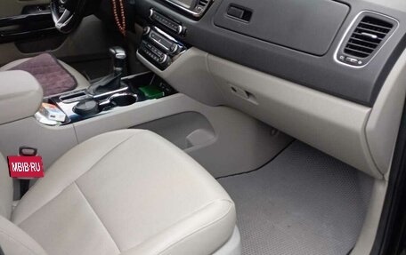 KIA Carnival III, 2018 год, 2 690 000 рублей, 2 фотография