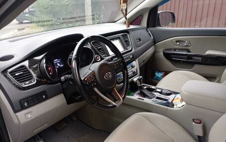 KIA Carnival III, 2018 год, 2 690 000 рублей, 10 фотография