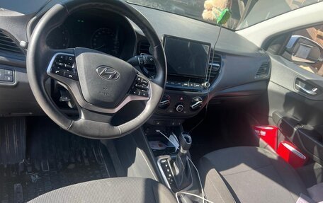 Hyundai Solaris II рестайлинг, 2022 год, 1 699 000 рублей, 6 фотография