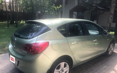 Opel Astra J, 2011 год, 1 200 000 рублей, 2 фотография