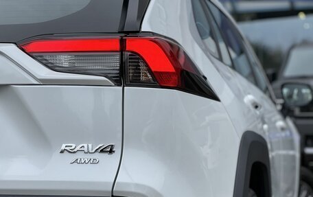 Toyota RAV4, 2025 год, 3 890 000 рублей, 6 фотография
