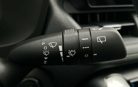 Toyota RAV4, 2025 год, 3 890 000 рублей, 19 фотография
