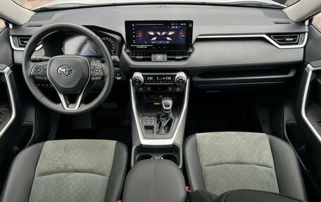 Toyota RAV4, 2025 год, 3 890 000 рублей, 18 фотография