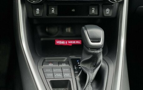 Toyota RAV4, 2025 год, 3 890 000 рублей, 26 фотография