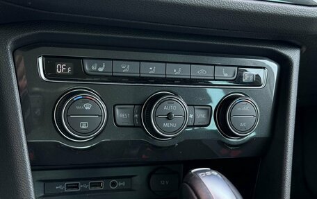 Volkswagen Tiguan II, 2018 год, 2 388 000 рублей, 11 фотография