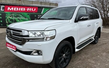 Toyota Land Cruiser 200, 2018 год, 5 000 000 рублей, 1 фотография
