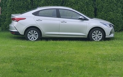 Hyundai Solaris II рестайлинг, 2021 год, 2 000 000 рублей, 1 фотография