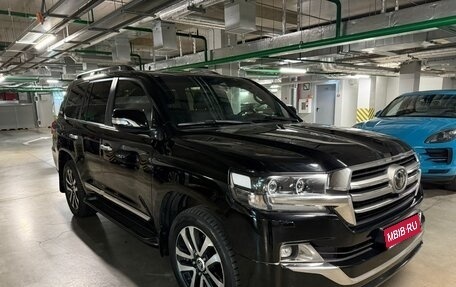 Toyota Land Cruiser 200, 2019 год, 6 800 000 рублей, 1 фотография