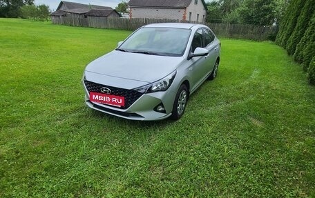 Hyundai Solaris II рестайлинг, 2021 год, 2 000 000 рублей, 4 фотография