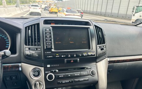 Toyota Land Cruiser 200, 2011 год, 2 600 000 рублей, 21 фотография