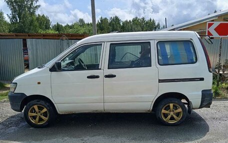Toyota Town Ace III, 1997 год, 550 000 рублей, 2 фотография