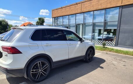Volkswagen Tiguan II, 2017 год, 1 750 000 рублей, 2 фотография